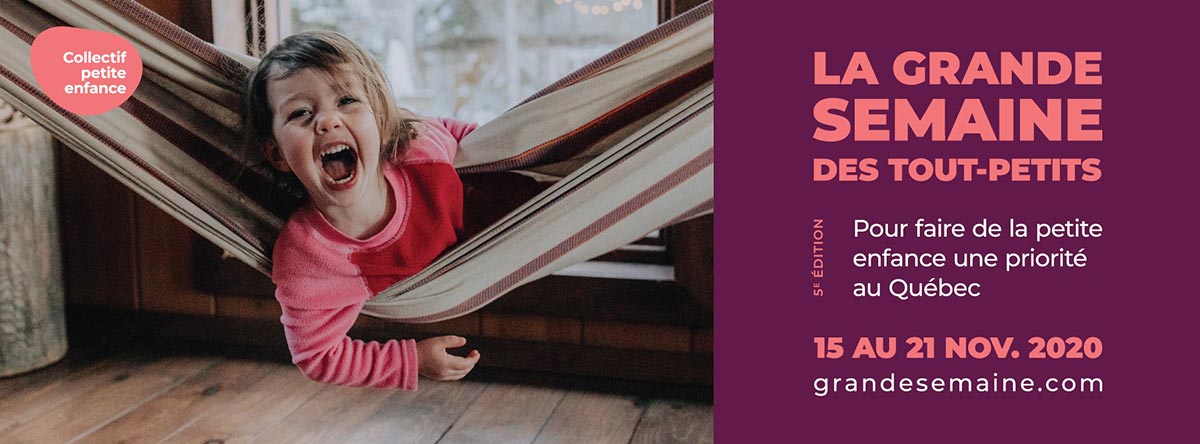 Un enfant se balance dans un hamac, et à côté de lui, la mention « Pour faire de la petite enfance une priorité au Québec » 